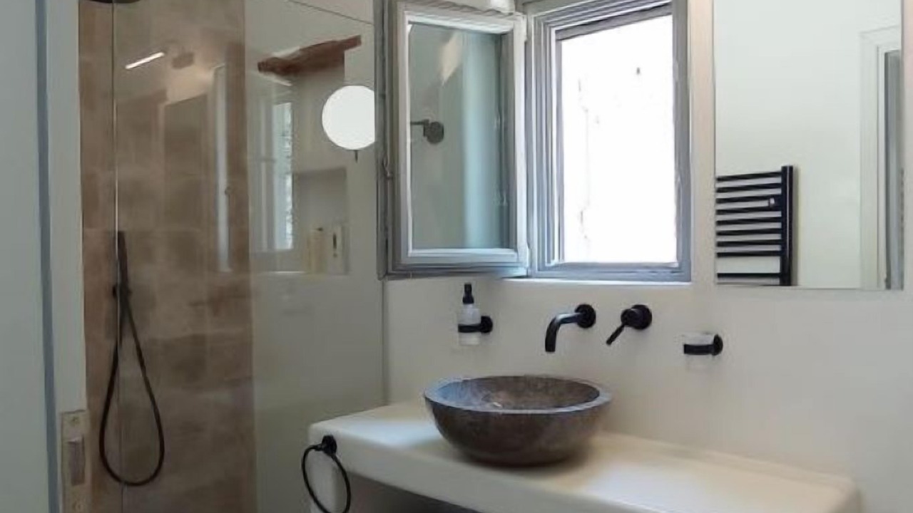 Photo of Bathroom in Katapola