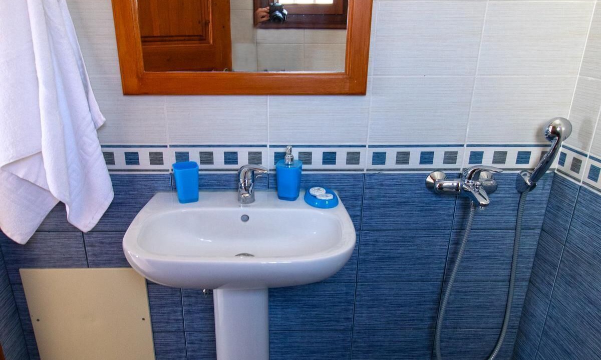 Photo of Bathroom in Naxos