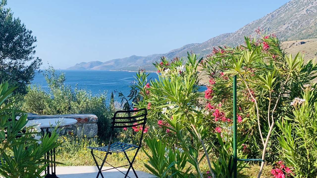 Photo of Patio Balcony in East Mani