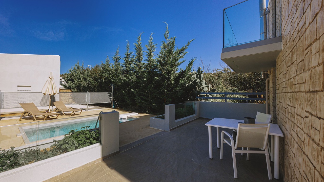 Photo of Outdoor in Monopari