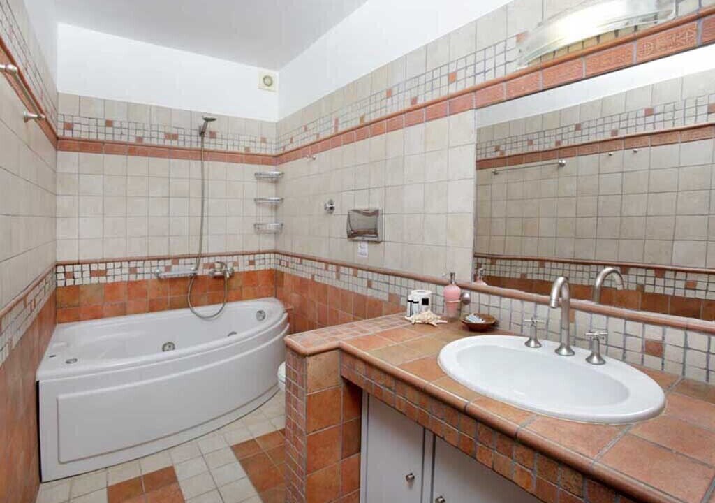 Photo of Bathroom in Maragas