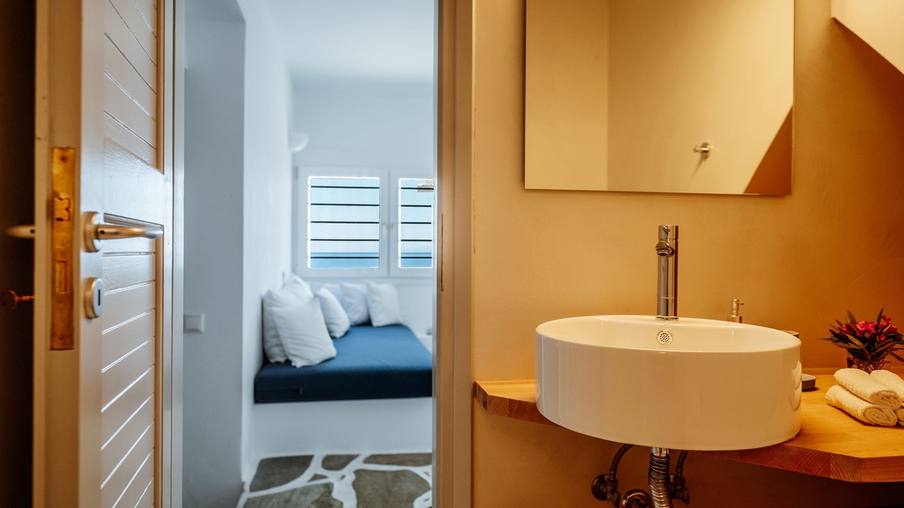Photo of Bathroom in Chrisopigi