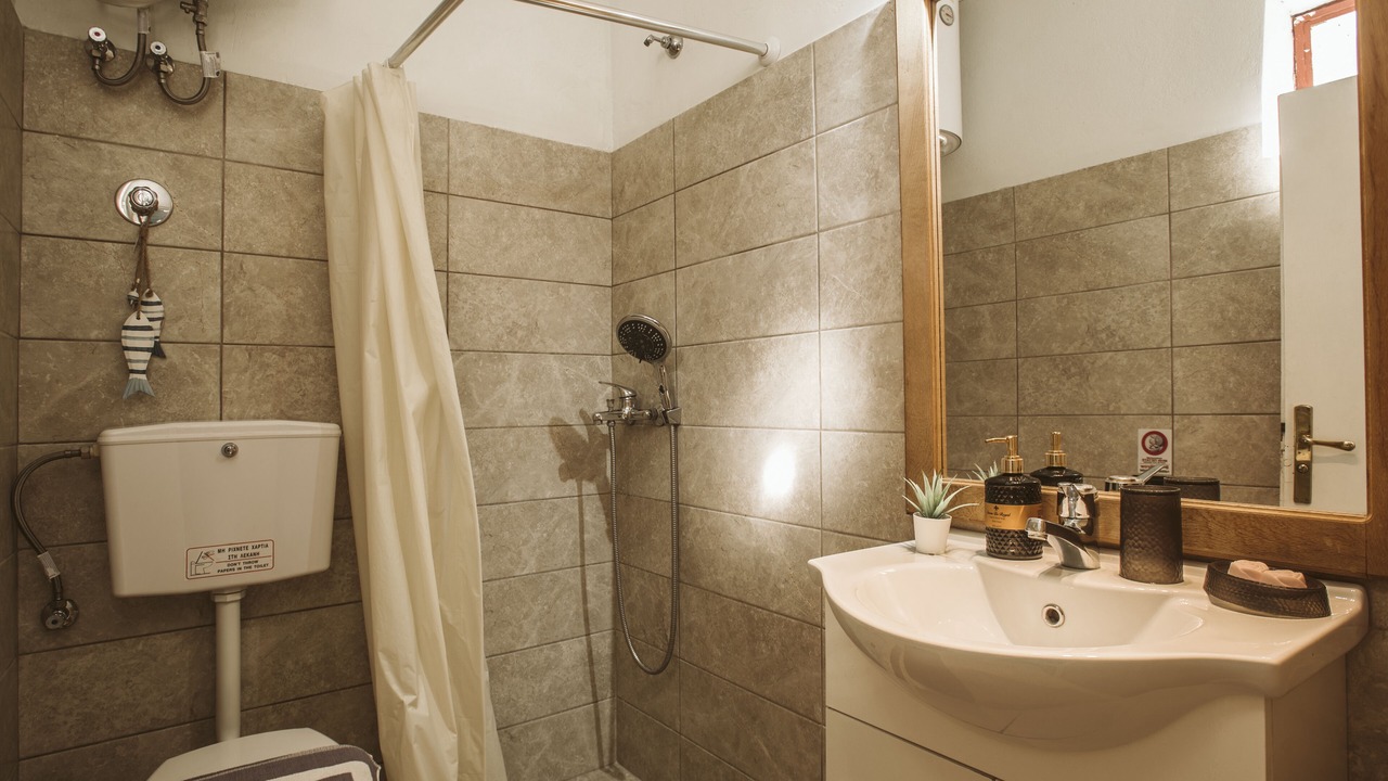 Photo of Bathroom in Benitses