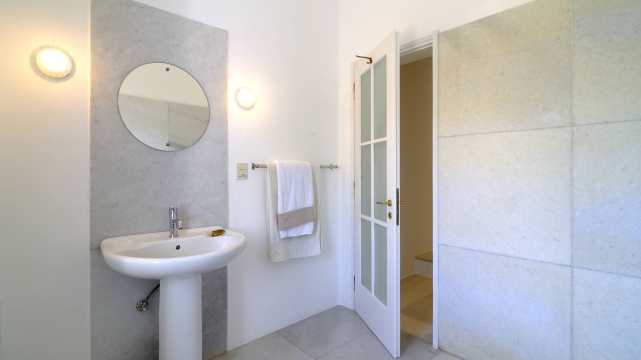 Photo of Bathroom in Ios