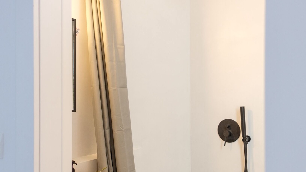 Photo of Bathroom in Eretria
