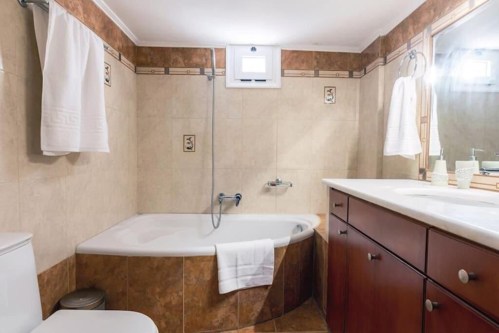 Photo of Bathroom in Keratokambos