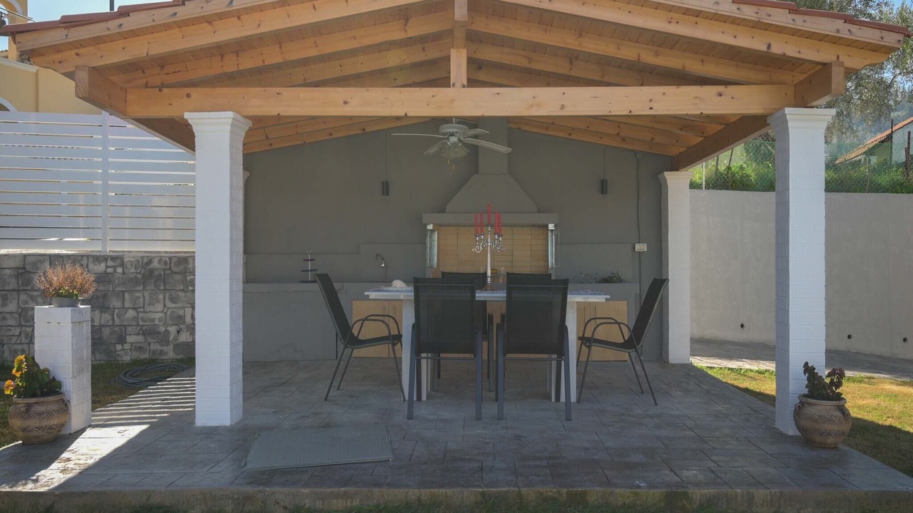 Photo of Patio Balcony in Notos
