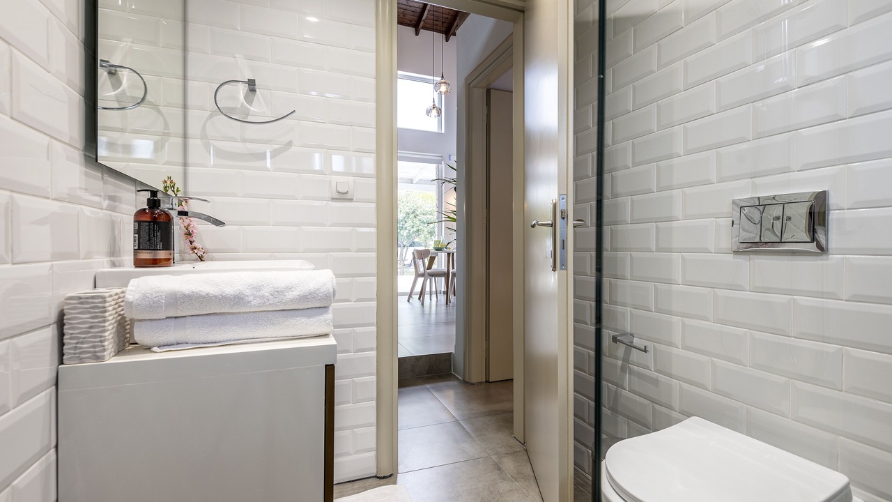 Photo of Bathroom in Marmari