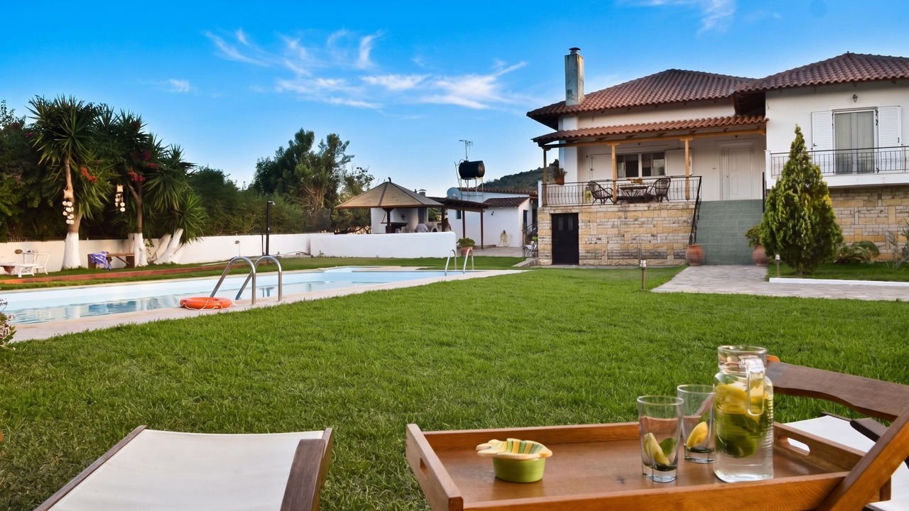 Photo of Outdoor in Larissos