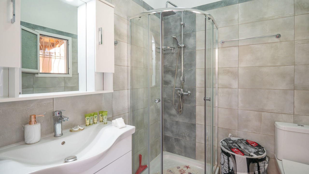 Photo of Bathroom in Gimari
