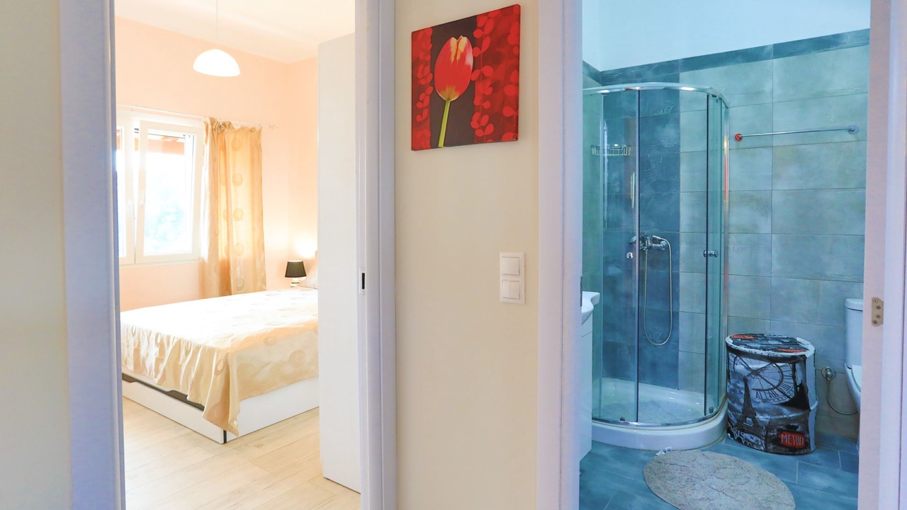 Photo of Bedroom in Gimari