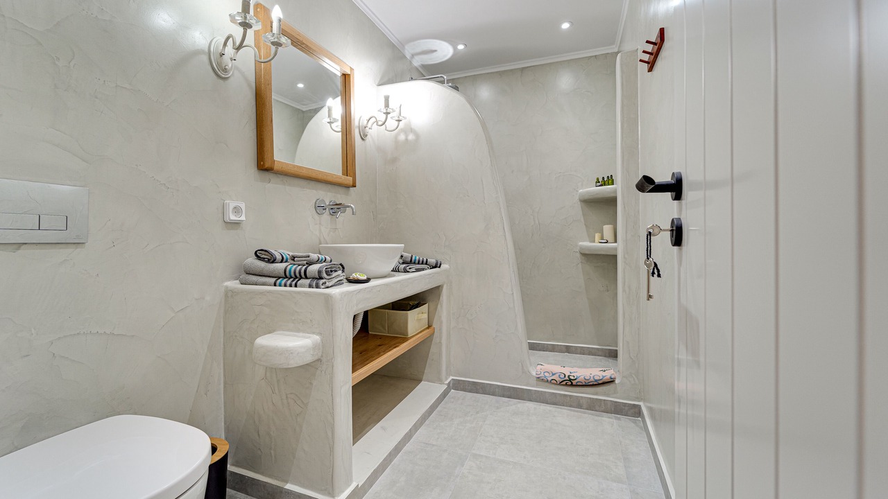 Photo of Bathroom in Akrotiri