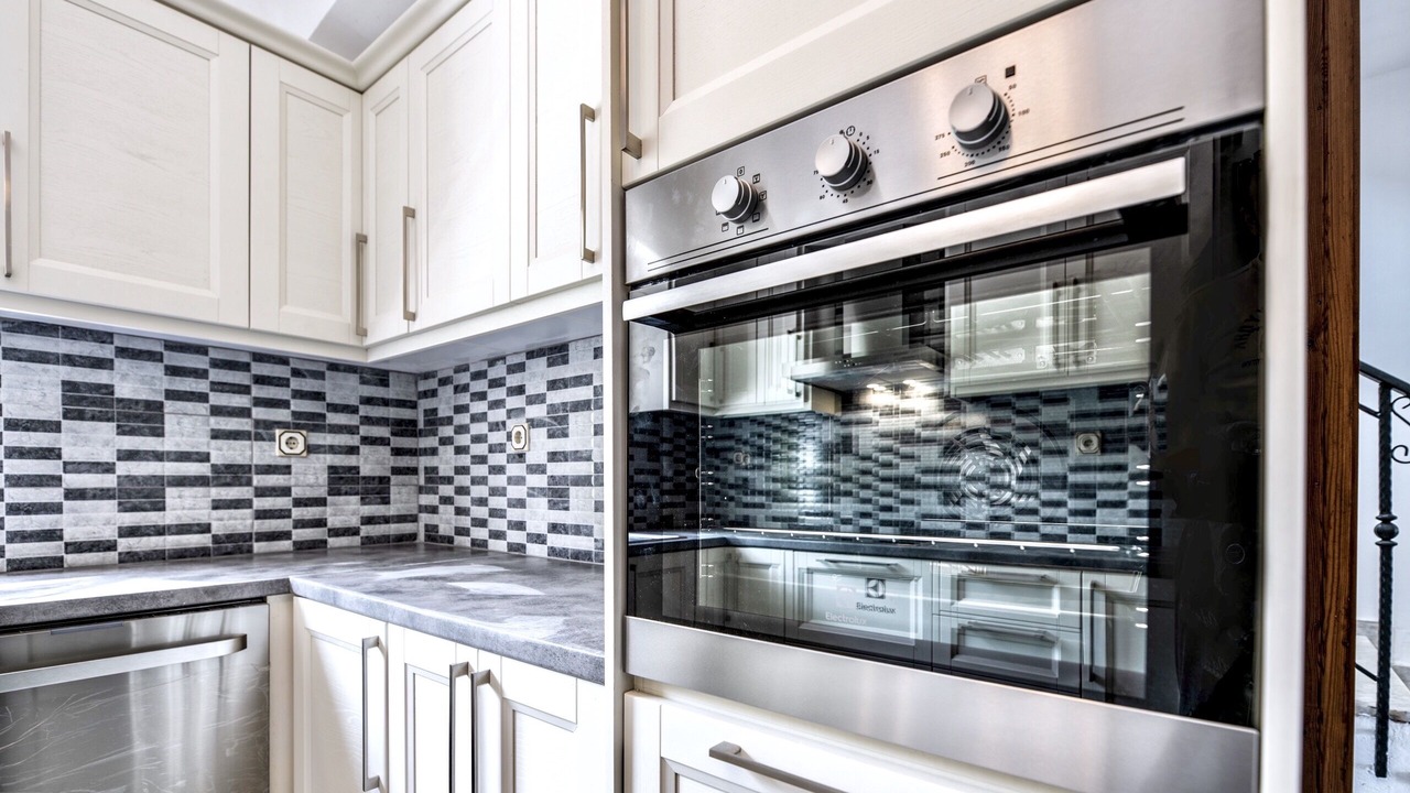 Photo of Kitchen in Neon Oitylo