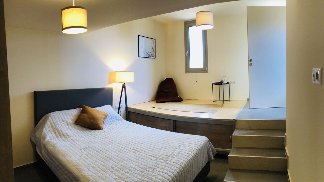 Photo of Bedroom in Lefktron