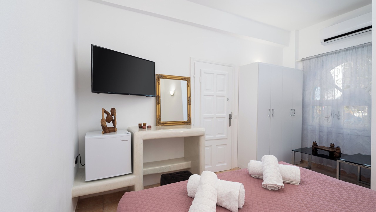 Photo of Bedroom in Monolithos