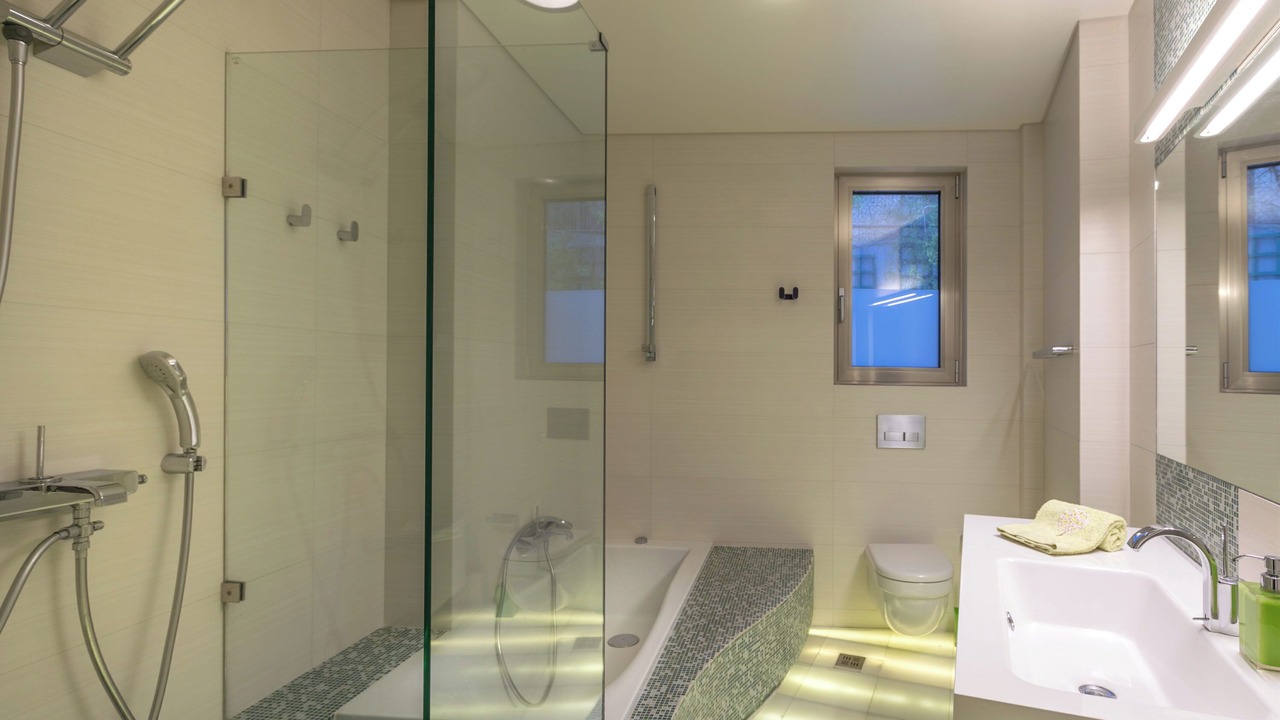 Photo of Bathroom in Saronikos