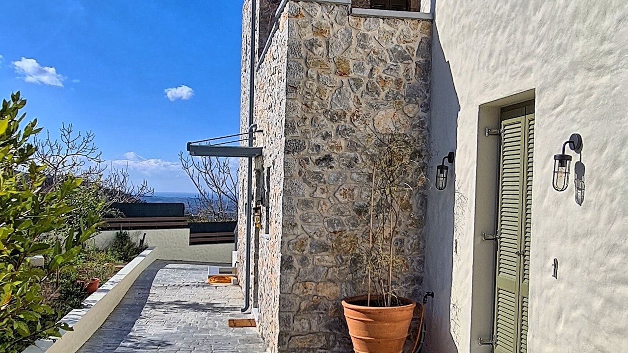Photo of Patio Balcony in Lagoudi Zia