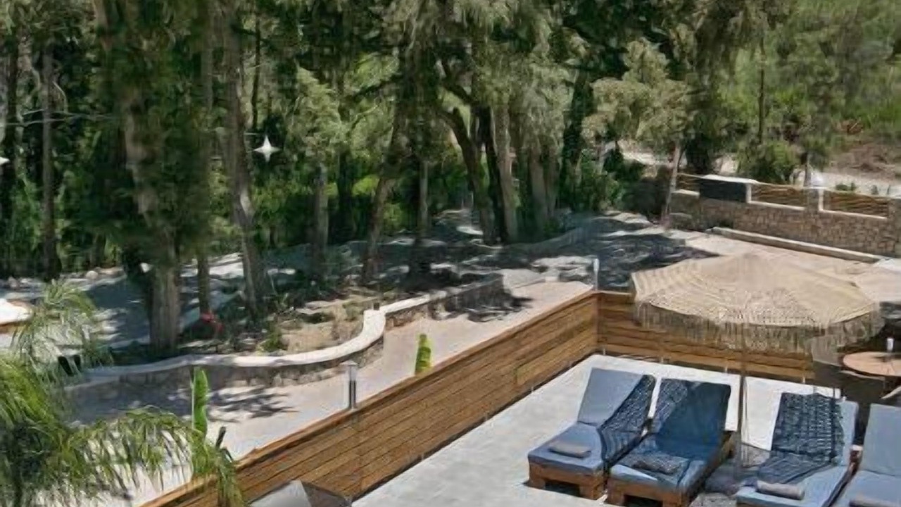 Photo of Outdoor in Ixia
