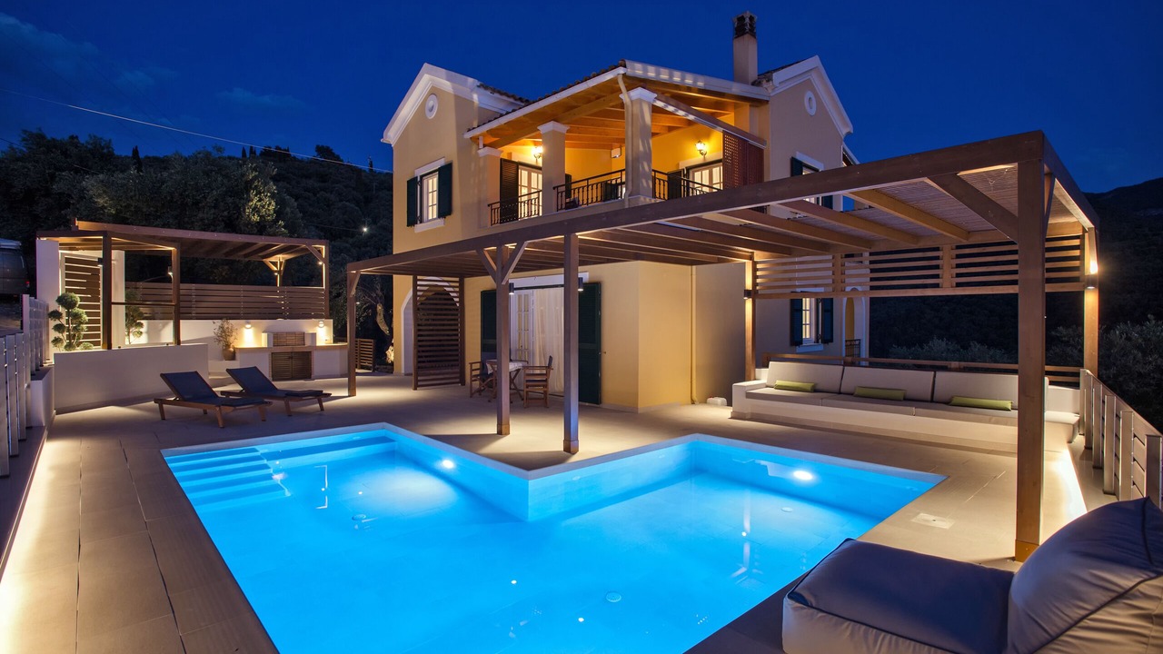 Photo of Outdoor in Peroulion