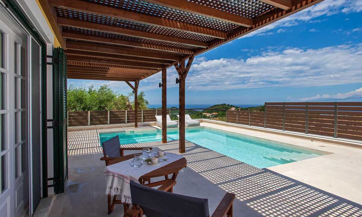 Photo of Outdoor in Peroulion