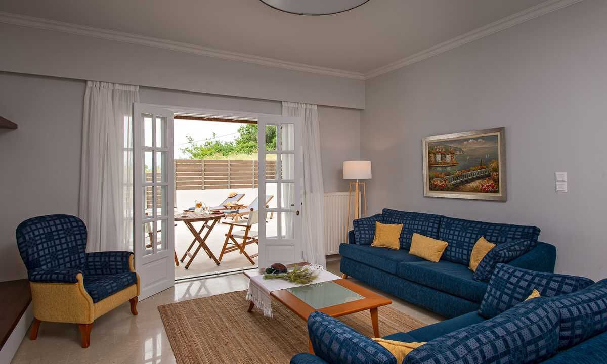 Photo of Livingroom in Peroulion