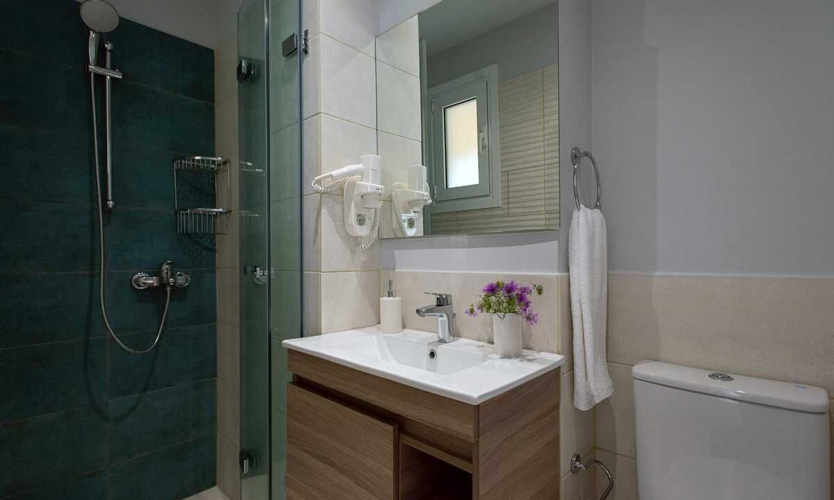 Photo of Bathroom in Peroulion