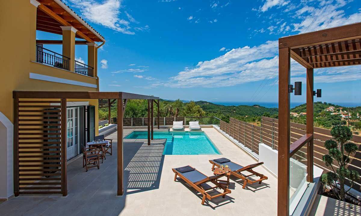 Photo of Outdoor in Peroulion