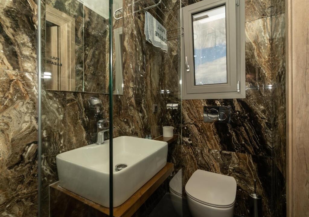 Photo of Bathroom in Methoni
