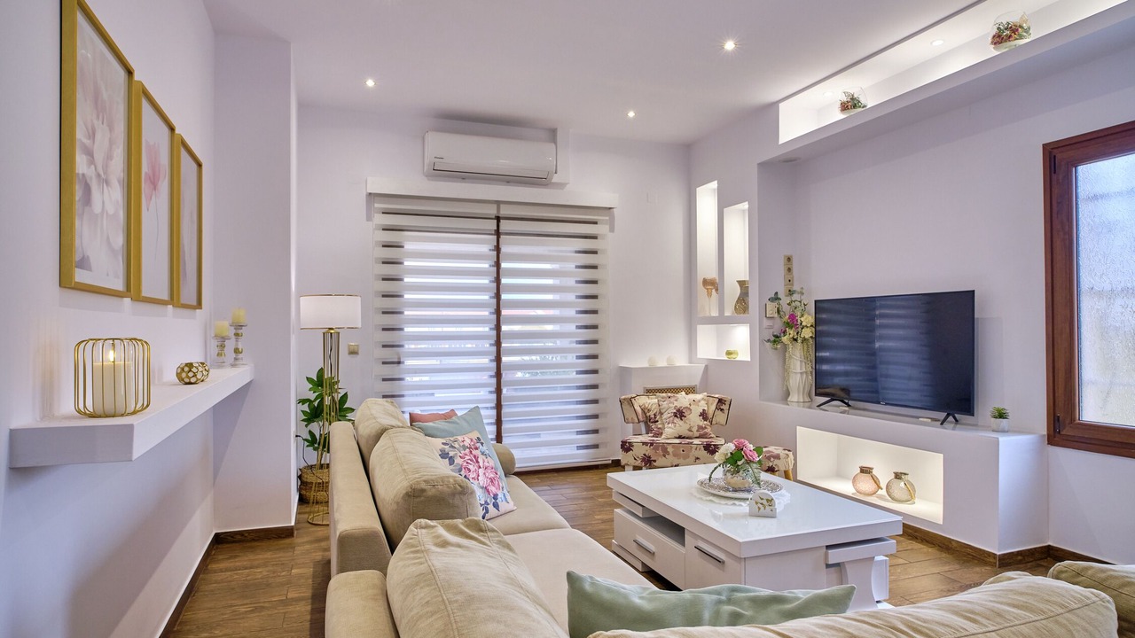 Photo of Livingroom in Agios Stefanos Avliotes