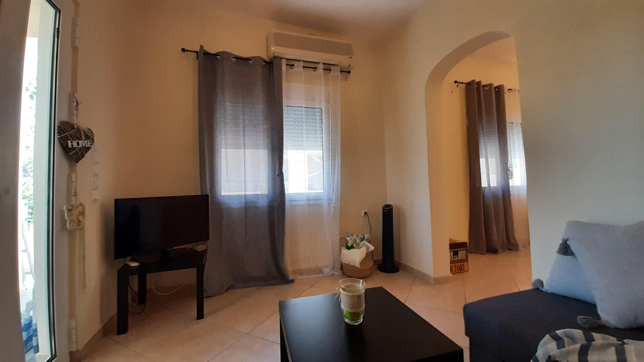 Photo of Livingroom in Kaki Thalassa