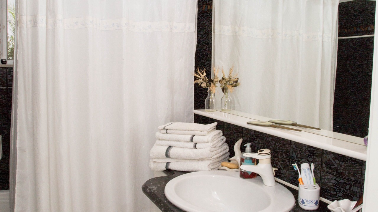 Photo of Bathroom in Alinda
