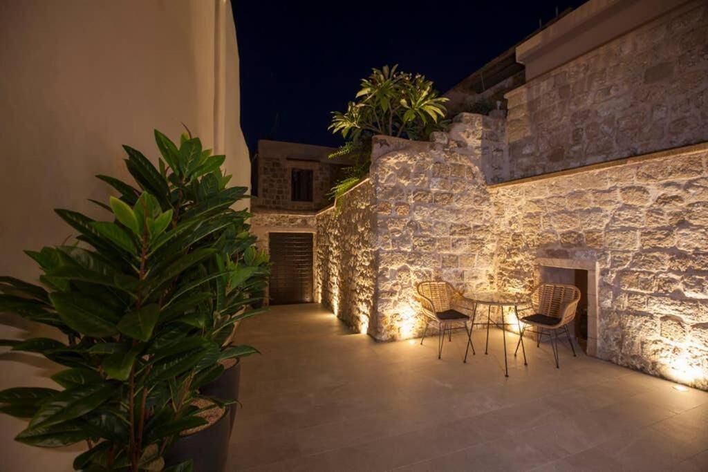 Photo of Patio Balcony in Rhodes Old Town
