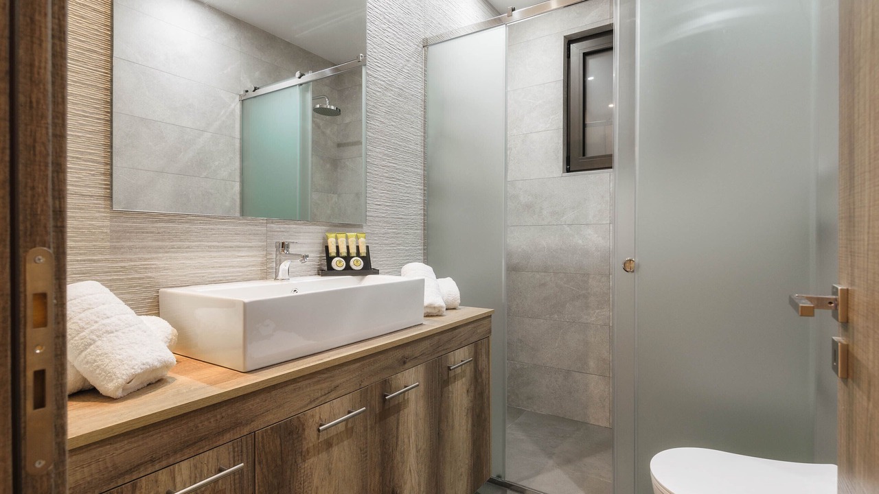 Photo of Bathroom in Neromilos