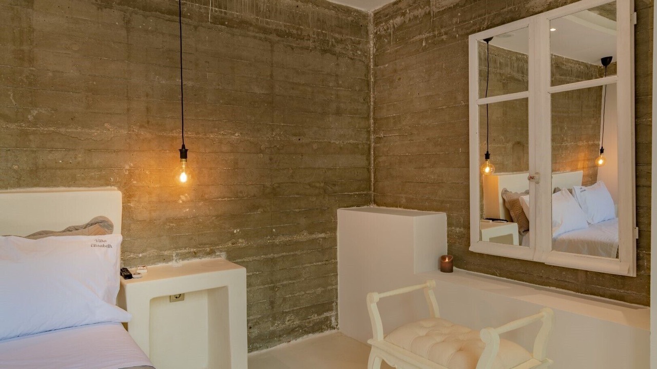 Photo of Bedroom in Chalikeri