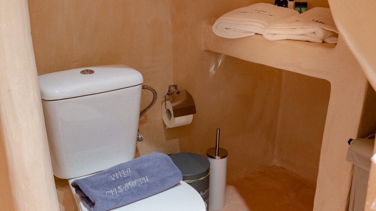 Photo of Bathroom in Chalikeri