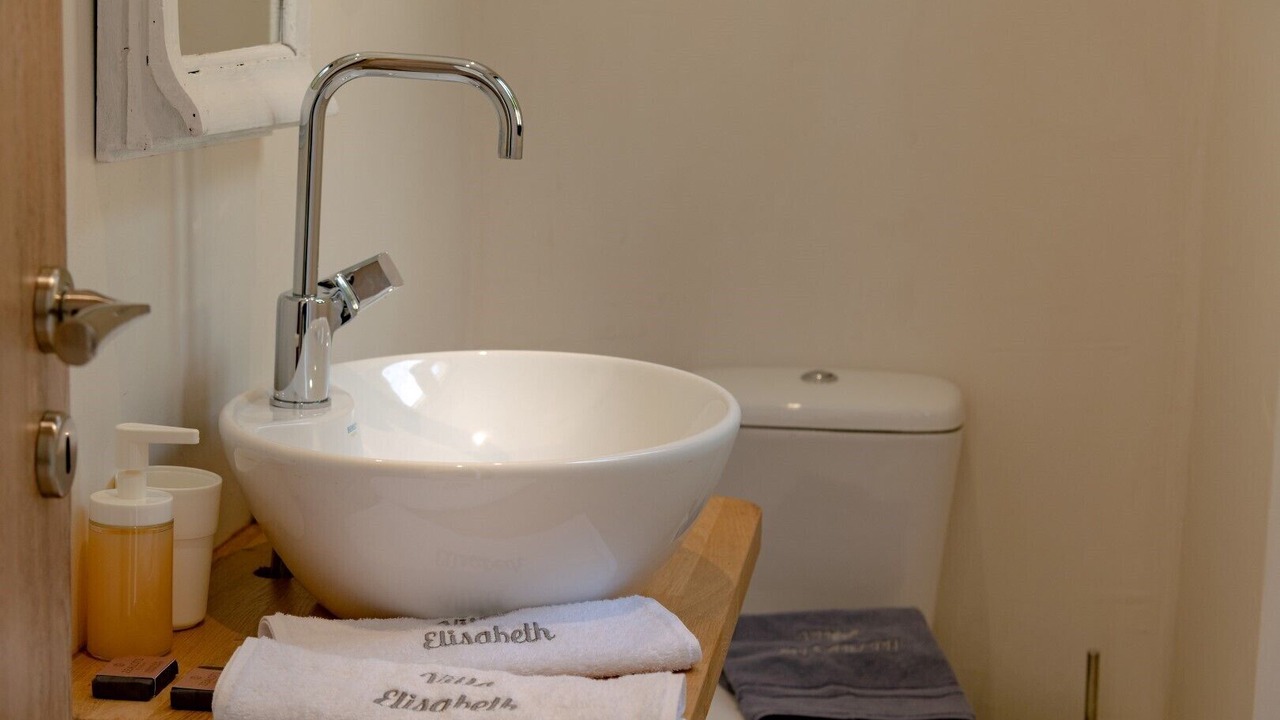 Photo of Bathroom in Chalikeri
