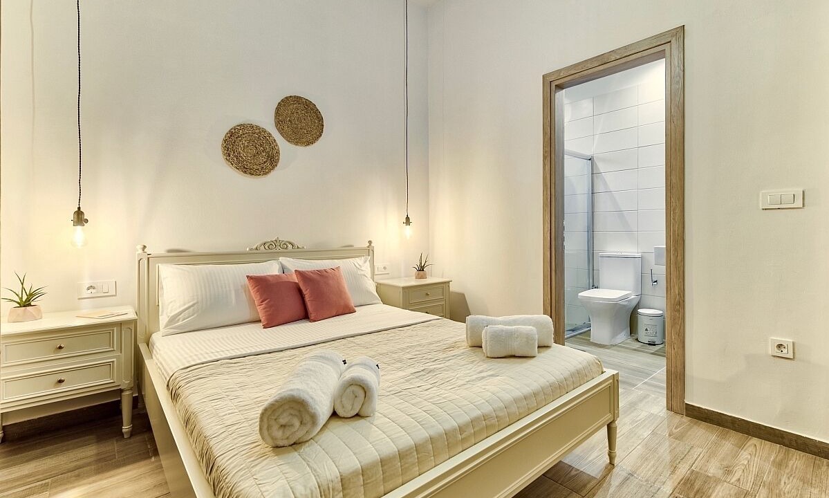 Photo of Bedroom in Pigadhakia