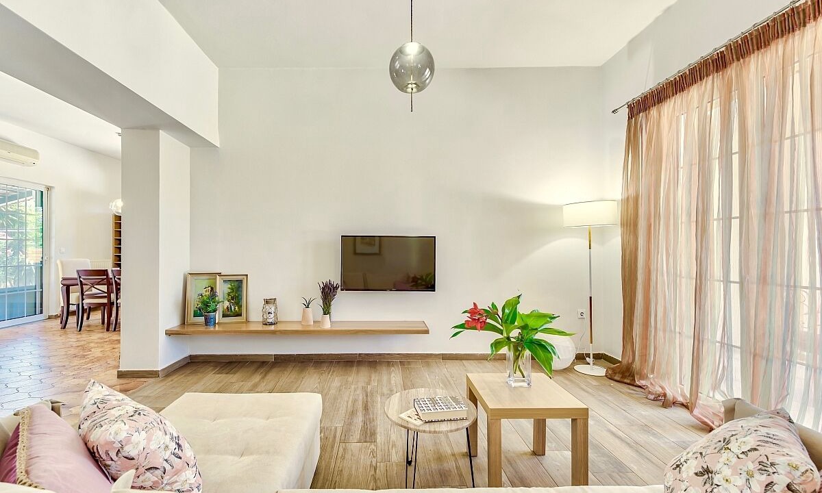 Photo of Livingroom in Pigadhakia