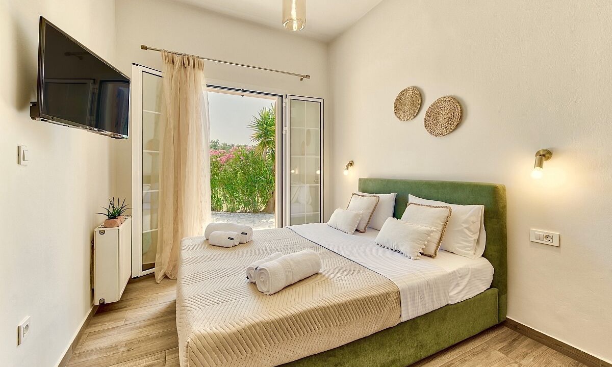 Photo of Bedroom in Pigadhakia