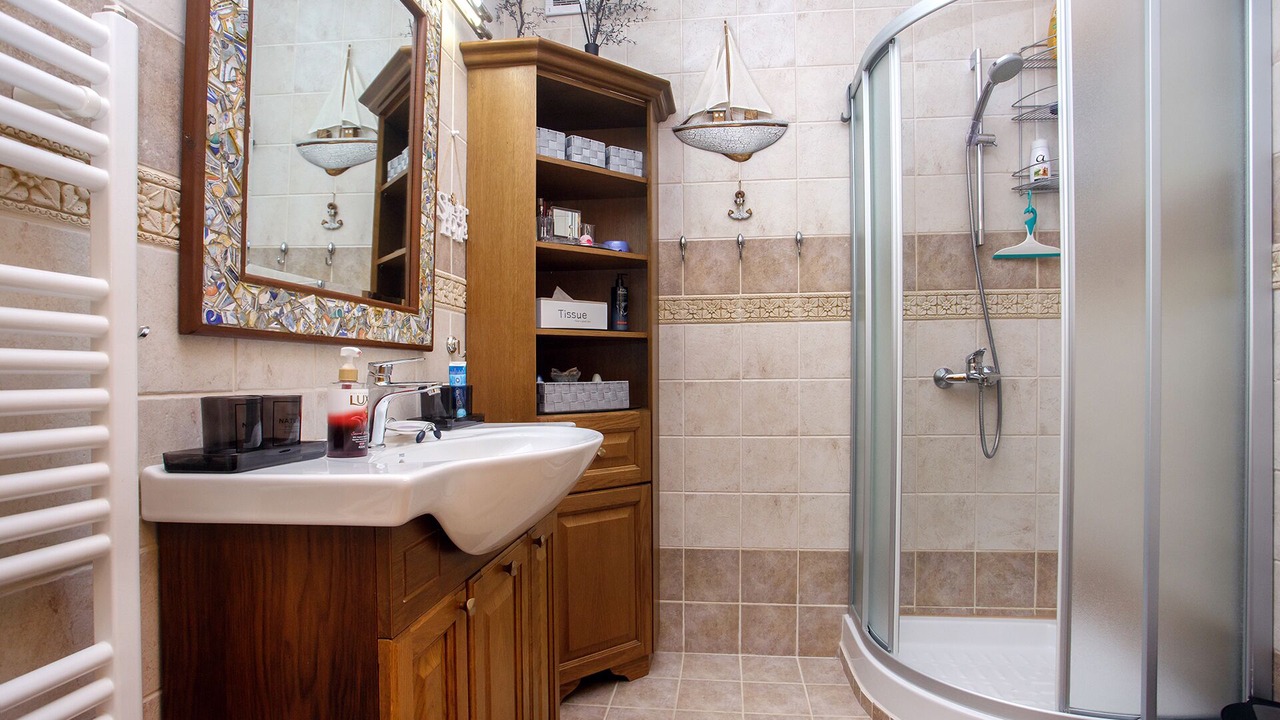 Photo of Bathroom in Gouvai