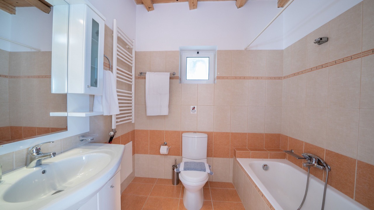 Photo of Bathroom in Skala
