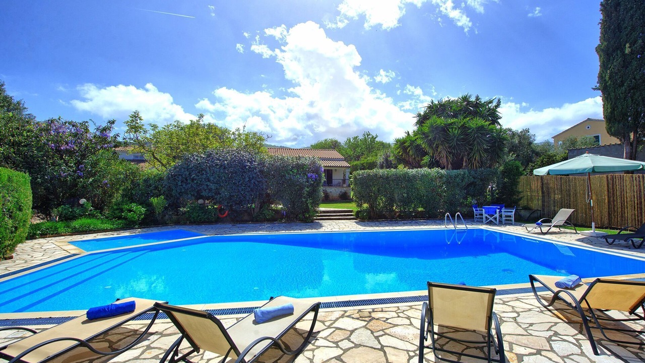 Photo of Outdoor in Petaleia
