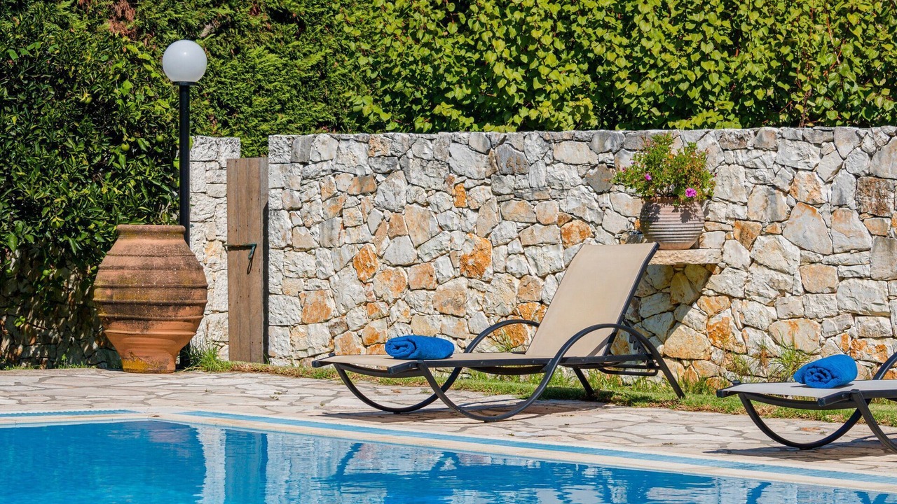 Photo of Outdoor in Petaleia
