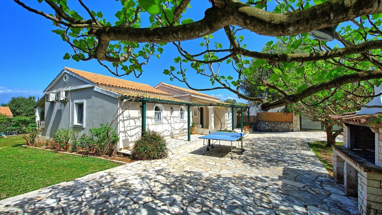 Photo of Outdoor in Petaleia