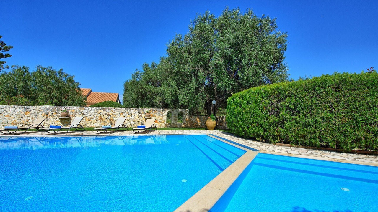Photo of Outdoor in Petaleia