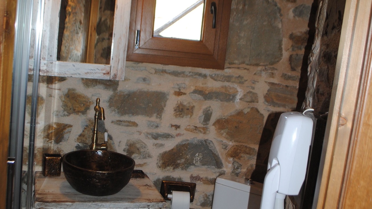 Photo of Bathroom in Volissos