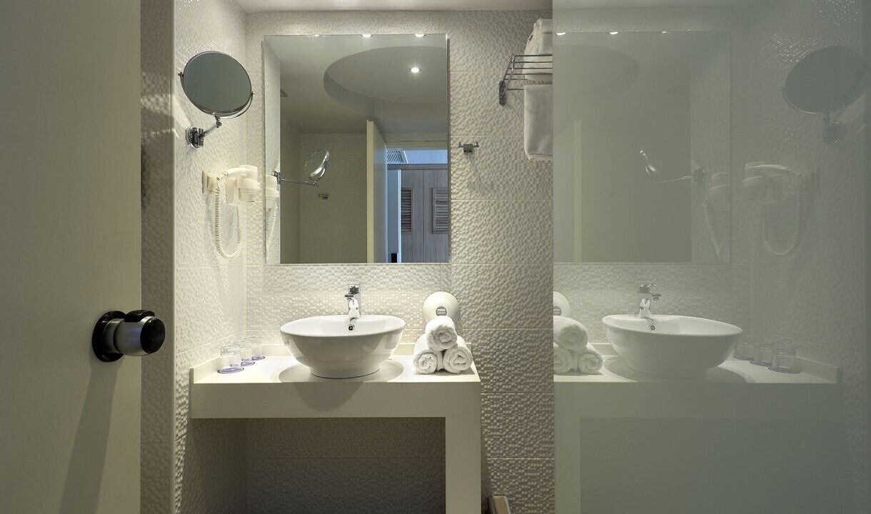 Photo of Bathroom in Analipsi