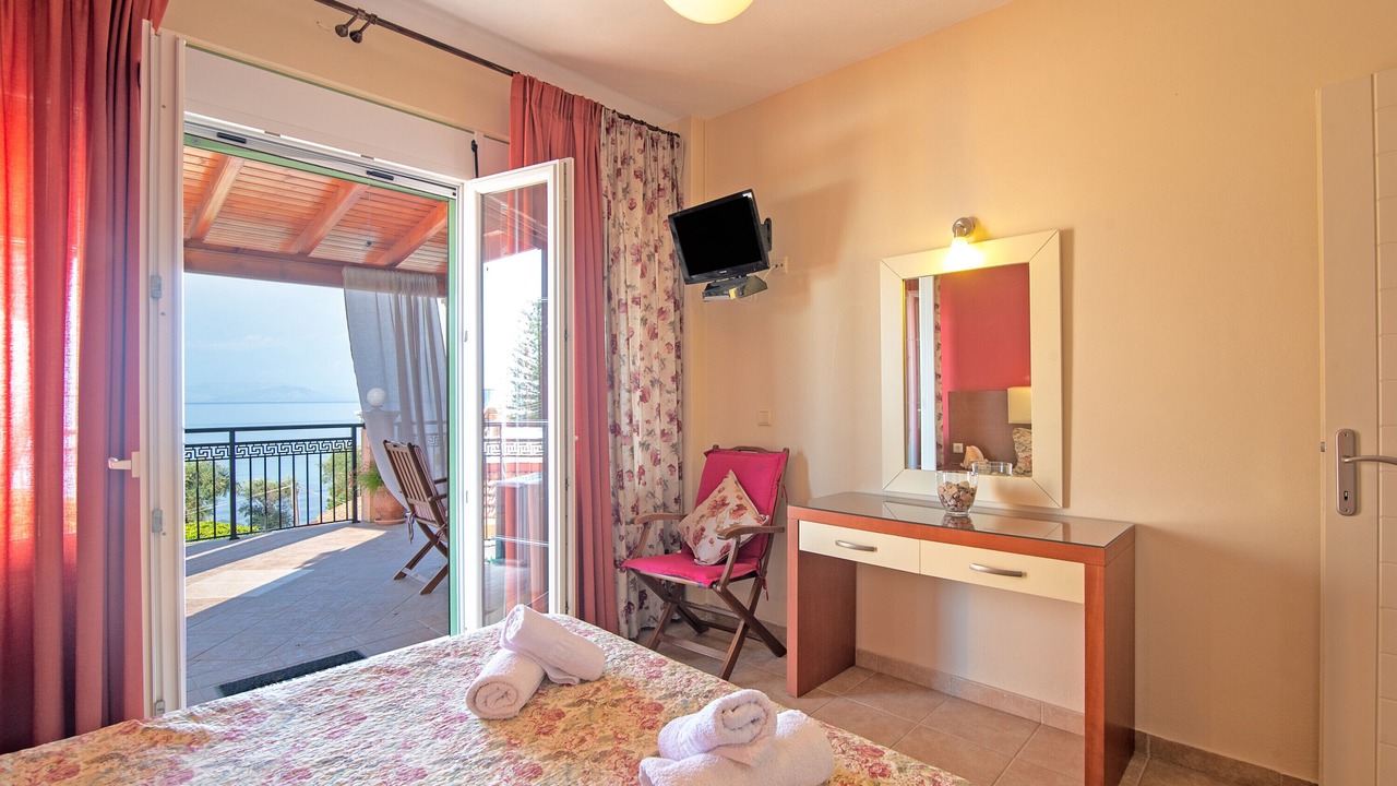 Photo of Bedroom in Messonghi