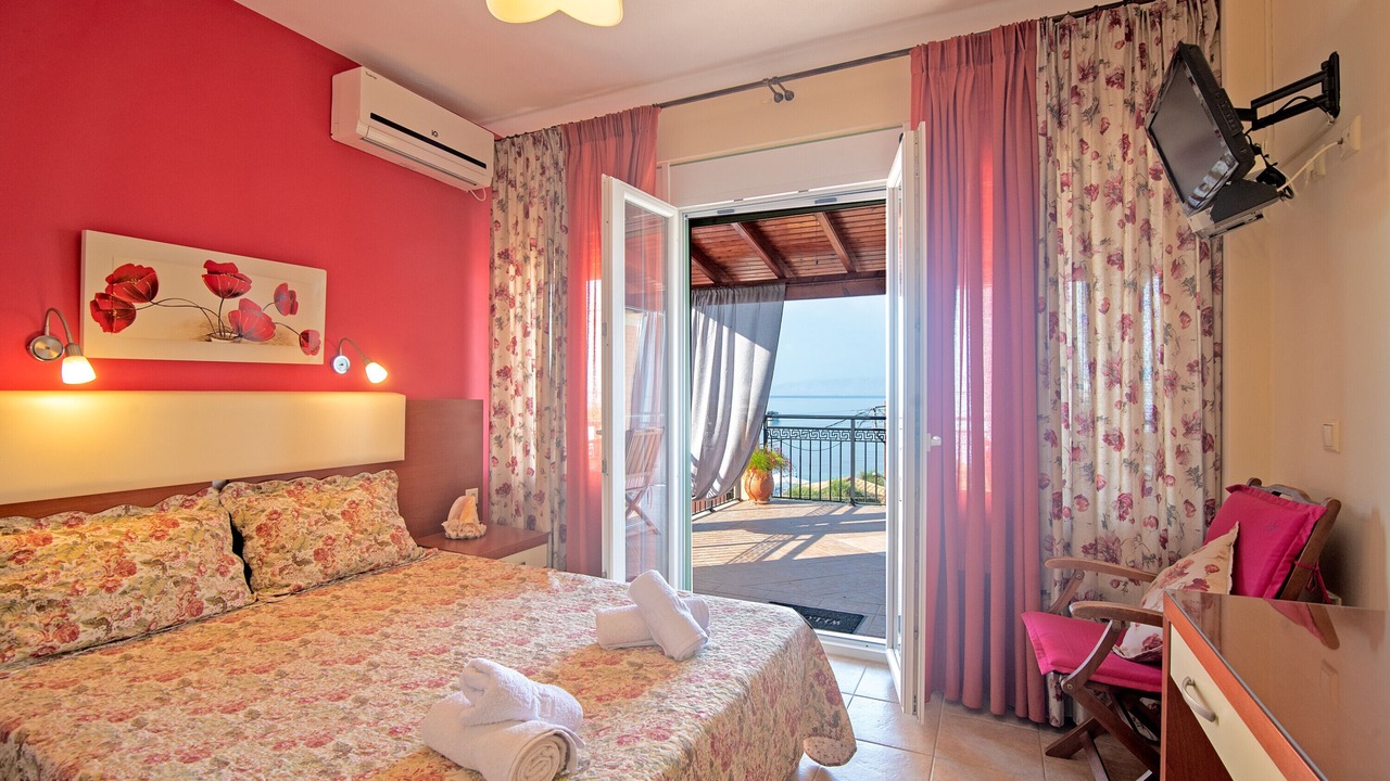Photo of Bedroom in Messonghi