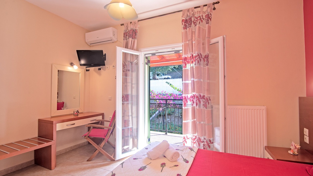 Photo of Bedroom in Messonghi